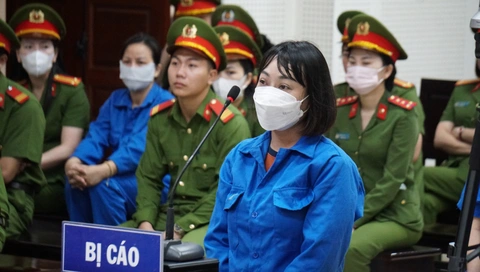 Ông Đỗ Hữu Ca bị tuyên án 10 năm tù- Ảnh 5. Bị cáo Nguyễn Thị Ngọc Anh (vợ Đước) - Ảnh: T.THẮNG