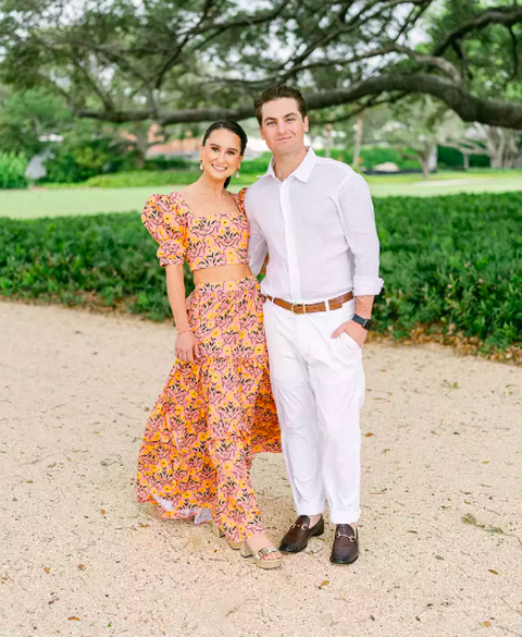 Hiểu thế nào về các 'thuật ngữ dress code' để không bị lạc điệu?- Ảnh 5. Trang phục dự tiệc cưới phong cách thường ngày - Ảnh: Jacqi Cole
