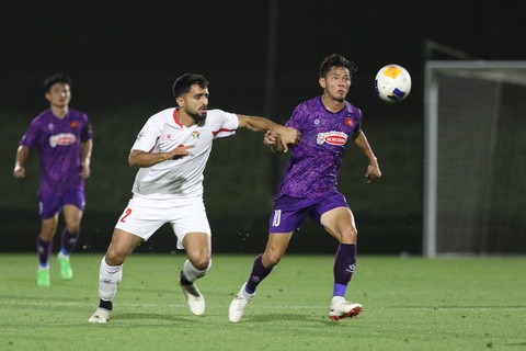 Tiền đạo Bùi Vĩ Hào là mũi tấn công lợi hại của U23 Việt Nam trong hiệp 2 - Ảnh: VFF Tiền đạo Bùi Vĩ Hào là mũi tấn công lợi hại của U23 Việt Nam trong hiệp 2 - Ảnh: VFF