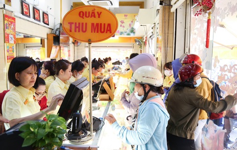Các chuyên gia cho rằng nên xem xét tăng cung vàng nhằm hạ nhiệt thị trường vàng trong nước - Ảnh: Phương Quyên Các chuyên gia cho rằng nên xem xét tăng cung vàng nhằm hạ nhiệt thị trường vàng trong nước - Ảnh: Phương Quyên