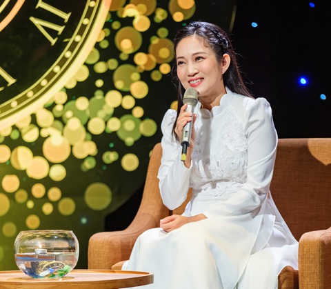Ca sĩ Thanh Thúy trong chương trình Trò chuyện cùng thời gian. - Ảnh: HTV Ca sĩ Thanh Thúy trong chương trình Trò chuyện cùng thời gian - Ảnh: HTV