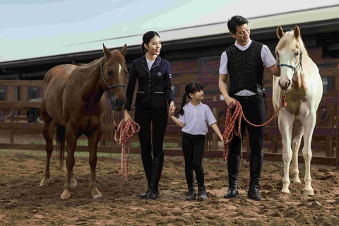 Thế hệ cư dân mới tại thành phố Đảo Hoàng Gia- Ảnh 2. Học viện cưỡi ngựa Hoàng Gia là tiện ích phong cách quý tộc lần đầu có mặt tại Việt Nam và duy nhất tại Vinhomes Royal Island - Ảnh: Đ.H.