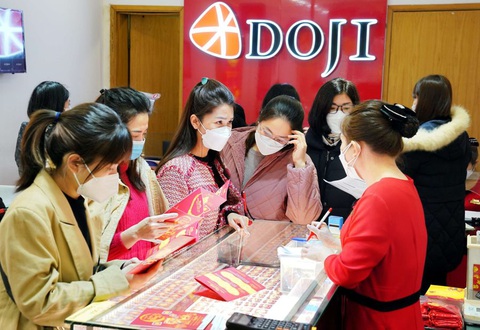 Giá vàng tăng sốc, bất ngờ lãi của DOJI lại giảm tới hơn 50%- Ảnh 1. Lợi nhuận sau thuế DOJI đã bốc hơi mạnh trong năm 2023 - Ảnh: DOJI