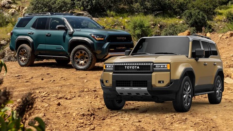 Toyota 4Runner: Bản giá rẻ, thực dụng của Land Cruiser Prado- Ảnh 2. Thiết kế 4Runner (trên) mang phong cách mạnh mẽ kiểu hiện đại trong khi Land Cruiser Prado chọn cho mình cách tiếp cận cổ điển - Ảnh: Motor1