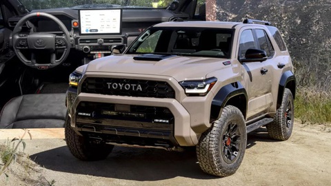 Toyota 4Runner: Bản giá rẻ, thực dụng của Land Cruiser Prado- Ảnh 1. Toyota 4Runner vừa ra mắt tại Mỹ gây sự chú ý lớn vì không chỉ là lần lên đời sau 15 năm đằng đẵng mà còn vì là lựa chọn thay thế đáng tham khảo cho Land Cruiser Prado - Ảnh: Carscoops
