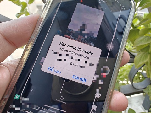 Nhiều người dùng iPhone tại Việt Nam đang hoang mang khi nhận được thông báo xác minh ID Apple trên màn hình điện thoại - Ảnh: ĐỨC THIỆN Nhiều người dùng iPhone tại Việt Nam đang hoang mang khi nhận được thông báo xác minh ID Apple trên màn hình điện thoại - Ảnh: ĐỨC THIỆN