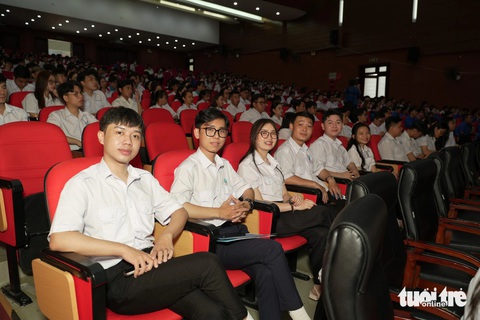Nam thanh nữ tú tranh tài Thủ lĩnh sinh viên TP.HCM- Ảnh 3. Hơn 500 thí sinh đến từ 31 trường đại học, học viện và cao đẳng tại TP.HCM cùng tranh tài ở hội thi năm nay - Ảnh: QUỐC HOÀNG