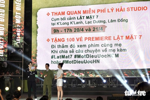 Lý Hải - Minh Hà công bố món quà đặc biệt cho khán giả - Ảnh: T.T.D. Lý Hải - Minh Hà công bố món quà đặc biệt cho khán giả - Ảnh: T.T.D.