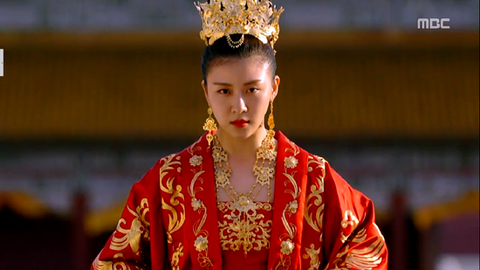 Top 6 diễn viên đóng vai hoàng hậu quyến rũ nhất trong phim cổ trang Hàn Quốc- Ảnh 4. Ha Ji Won trong Hoàng hậu Ki