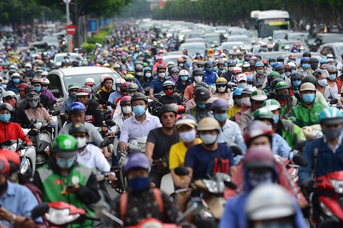 Chuyển đổi xe máy cũ sang xe điện: Người dân Cần Giờ dự kiến được hỗ trợ bao nhiêu?- Ảnh 1. Chính sách hỗ trợ chuyển đổi xe máy sử dụng xăng sang xe điện sẽ được áp dụng thí điểm ở Cần Giờ, trước khi nghiên cứu triển khai diện rộng toàn TP - Ảnh: QUANG ĐỊNH