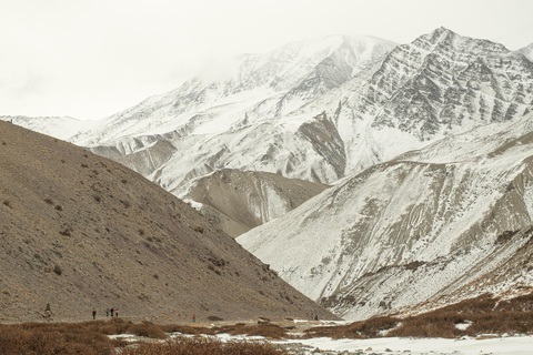 Vội đến Ladakh khi còn được dạo bước trên những dòng sông băng- Ảnh 2. Vội đến Ladakh khi còn được dạo bước trên những dòng sông băng- Ảnh 2.
