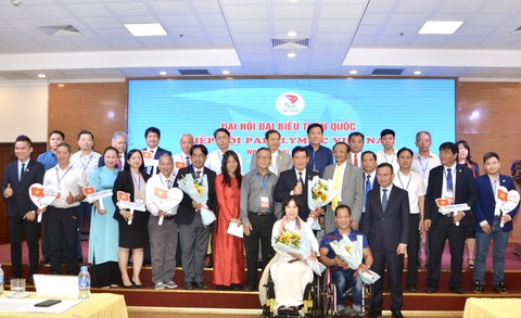 Nhà vô địch thế giới Lê Văn Công tham gia ban chấp hành Hiệp hội Paralympic Việt Nam- Ảnh 3. Ban chấp hành Hiệp hội Paralympic Việt Nam khóa 6 ra mắt đại hội - Ảnh: THÁI DƯƠNG