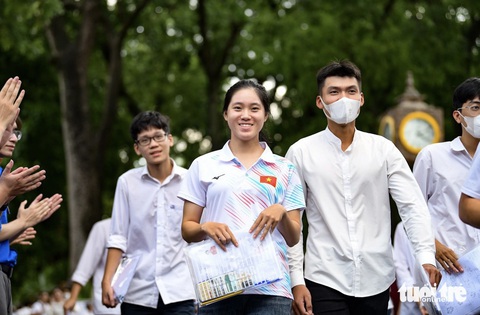 TP.HCM: Lập hội đồng thu hút người tài lĩnh vực văn hóa, thể thao- Ảnh 1. TP.HCM sẽ tuyển chọn cá nhân “xuất sắc” từ ghế nhà trường để thu hút vào các vị trí phù hợp với trình độ chuyên môn và năng lực - Ảnh: NGUYÊN BẢO