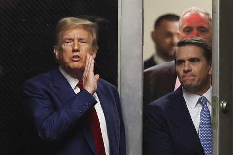 Ông Trump sẽ là cựu Tổng thống Mỹ đầu tiên ra tòa hình sự vào đầu tuần sau - Ảnh: AFP Ông Trump sẽ là cựu tổng thống Mỹ đầu tiên ra tòa hình sự vào đầu tuần sau - Ảnh: AFP
