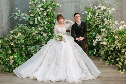Giá vàng nhảy múa, thương nhau bớt thách cưới được không?- Ảnh 3. Thu Sương và Công May - Ảnh: NVCC
