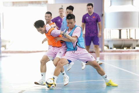 Tuyển futsal Việt Nam vắng chân sút số một ở giải đấu kiếm vé World Cup- Ảnh 1. Đội tuyển futsal Việt Nam tập luyện cho vòng chung kết Giải futsal châu Á 2024 - Ảnh: VFF
