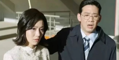 Bà cô tài phiệt của 'Reborn rich' làm cameo trong 'Queen of Tears', tái hợp 'chồng cũ' Kim Do Hyun- Ảnh 2. Sự xuất hiện này đánh dấu sự tái hợp của Kim Shin Rok và Kim Do Hyun từ Reborn rich - Cậu Út nhà tài phiệt