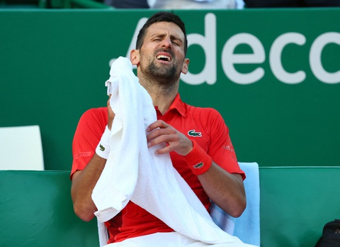 Sốc: Djokovic và Sinner cùng bị loại ở bán kết Monte Carlo Masters- Ảnh 1. Sự thất vọng của Djokovic trong trận thua Ruud - Ảnh: REUTERS