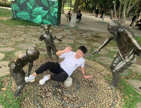 Ảnh vui 14-4: 'Hồi xưa lấy bằng lái kiểu gì vậy?'- Ảnh 3. Ấy, mọi người bình tĩnh.