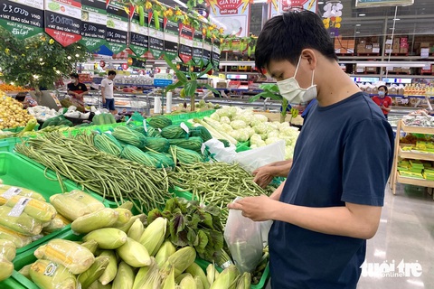 Ăn rau củ gì để chống bệnh gan nhiễm mỡ?- Ảnh 1. Bên cạnh tập luyện, cần chú ý bổ sung ăn những thức ăn từ rau củ có tác dụng phòng chống gan nhiễm mỡ - Ảnh: X.MAI
