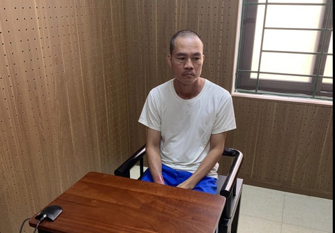 Bắt người đàn ông nhiều lần giao cấu làm nữ sinh 15 tuổi mang thai- Ảnh 1. Ngô Minh Đức tại cơ quan điều tra - Ảnh: THANH TUẤN