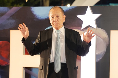 Uy tín của ông Kim Dong Ho, chủ tịch danh dự HIFF 2024, giúp liên hoan phim mời được một số nhân vật quốc tế lớn - Ảnh: BTC Uy tín của ông Kim Dong Ho, chủ tịch danh dự HIFF 2024, giúp liên hoan phim mời được một số nhân vật quốc tế lớn - Ảnh: BTC