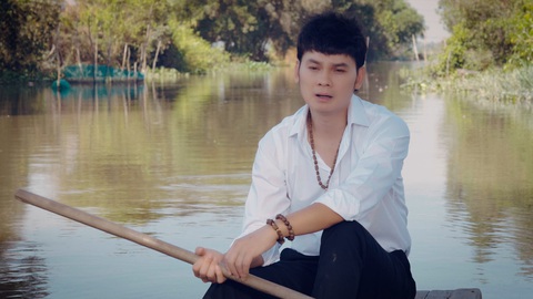 Hình ảnh Kim Tiểu Long trong Ly hôn - Ảnh: DUY ENGLAND Hình ảnh Kim Tiểu Long trong Ly hôn - Ảnh: DUY ENGLAND