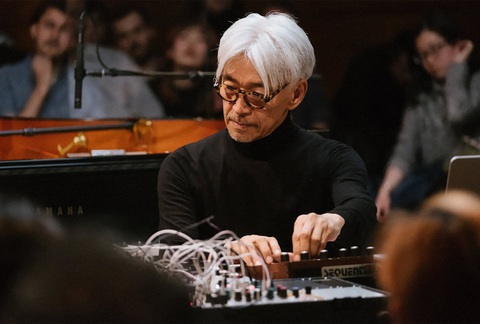 Lời cuối của Ryuichi Sakamoto- Ảnh 1. Nhà soạn nhạc lừng danh người Nhật Ryuichi Sakamoto