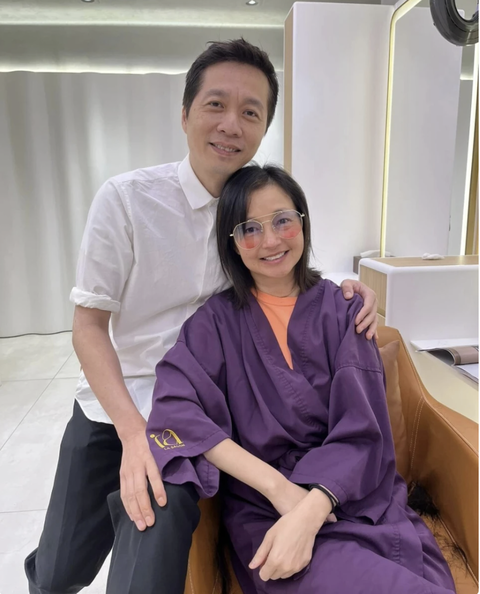 ‘Quách Tương đẹp nhất màn ảnh' Lý Ỷ Hồng xuống sắc vì lười làm đẹp, mặc đồ ngủ ra đường- Ảnh 4. Lý Ỷ Hồng đi làm tóc khi về lại Hong Kong