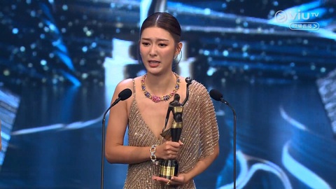 Dư Hương Ngưng xúc động khi được xướng tên ở hạng mục Ảnh hậu Dư Hương Ngưng xúc động khi được xướng tên ở hạng mục Ảnh hậu