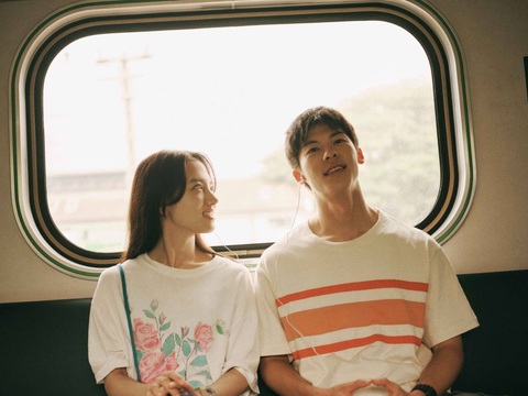 Hình ảnh trong phim Thanh xuân 18x2: Lữ trình hướng về em của tài tử Hứa Quang Hán - Ảnh: IMDb Hình ảnh trong phim Thanh xuân 18x2: Lữ trình hướng về em của tài tử Hứa Quang Hán - Ảnh: IMDb