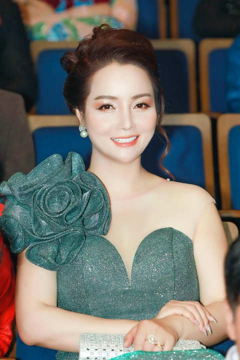 Mai Thu Huyền: Doanh thu ở thị trường Việt không nói lên tất cả- Ảnh 5. Mai Thu Huyền: Doanh thu ở thị trường Việt không nói lên tất cả- Ảnh 5.