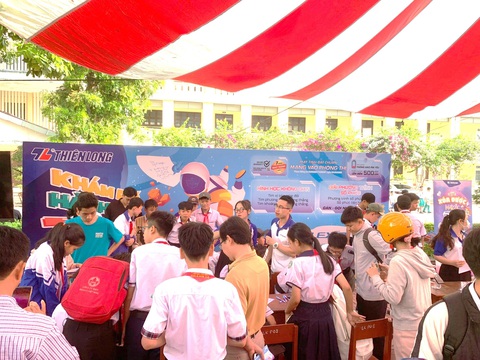 5 loại máy tính Thiên Long Flexio đạt điều kiện mang vào phòng thi- Ảnh 3. Trải nghiệm dùng thử máy tính Thiên Long