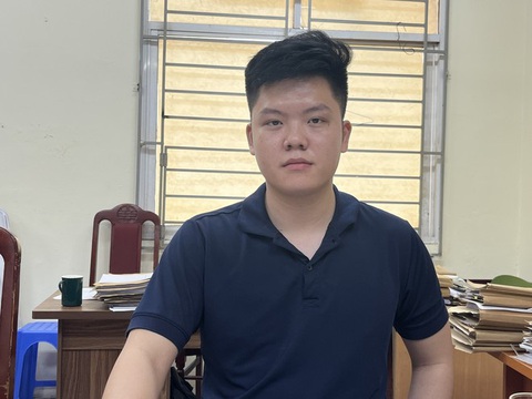 Thanh niên hành hung, cướp xe taxi vì cho rằng 'tài xế đi không đúng ý'- Ảnh 1. Nghi phạm Duy tại cơ quan công an - Ảnh: Công an cung cấp