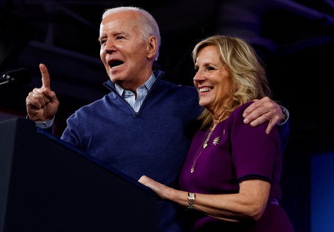 Tổng thống Mỹ Joe Biden và phu nhân Jill Biden - Ảnh: REUTERS Tổng thống Mỹ Joe Biden và phu nhân Jill Biden - Ảnh: REUTERS