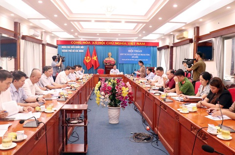 Đề xuất đưa nước sạch sinh hoạt khỏi danh sách chịu thuế- Ảnh 1. Toàn cảnh buổi góp ý - Ảnh: P.B.