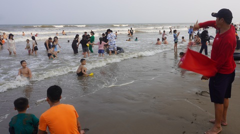 17 sự kiện lớn mùa hè 2024 để Sầm Sơn là ‘thành phố của lễ hội’- Ảnh 1. Bãi biển Sầm Sơn - Ảnh: HÀ ĐỒNG