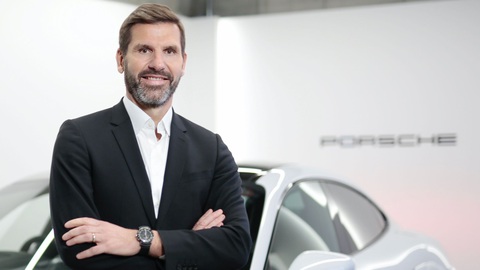 Xiaomi SU7 quá giống Taycan, lãnh đạo Porsche nói khéo: 'Thiết kế tốt thường gặp nhau'- Ảnh 1. Michael Kirsch - chủ tịch kiêm CEO Porsche Trung Quốc - đã có bình luận đáng chú ý về chiếc xe điện Xiaomi SU7 đang gây sốt - Ảnh: Porsche