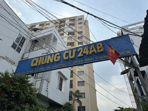 Vụ cắt nước chung cư: Không mở nước cho cư dân có thể bị xử lý hình sự- Ảnh 1. Chung cư 24AB - Ảnh: THẢO LÊ