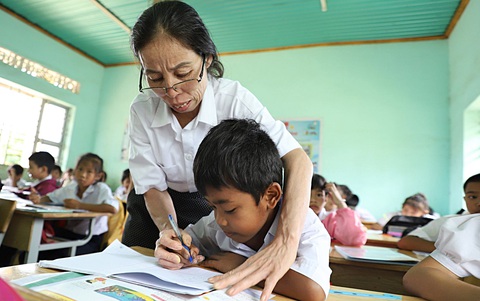 Tại Trường tiểu học Y Jut (xã Ea Kênh, huyện Krông Pắk), tình trạng học sinh phải ghép lớp khiến việc dạy và học khó khăn, kém hiệu quả trong nhiều năm - Ảnh: TRUNG TÂN Tại Trường tiểu học Y Jut (xã Ea Kênh, huyện Krông Pắk), tình trạng học sinh phải ghép lớp khiến việc dạy và học khó khăn, kém hiệu quả trong nhiều năm - Ảnh: TRUNG TÂN