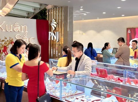 PNJ và bà Cao Thị Ngọc Dung nhận Huân chương Lao động hạng nhất- Ảnh 4. PNJ đã có những bước phát triển mạnh mẽ với sự tăng tốc vượt trội trong kết quả kinh doanh - Ảnh: Minh Trường