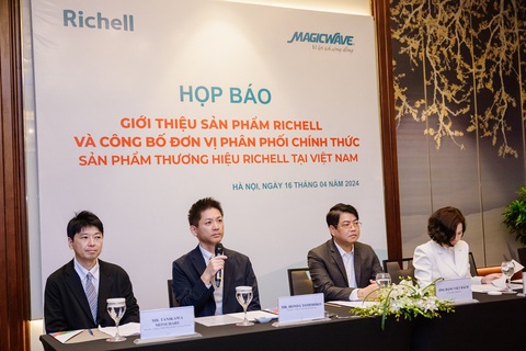 Đồ tập uống và ăn dặm hàng đầu Nhật hiệu Richell chính thức có mặt tại Việt Nam- Ảnh 3. Họp báo ngày 16-4 tại Hà Nội giới thiệu sản phẩm Richell và công bố đơn vị chính thức phân phối sản phẩm thương hiệu Richell tại Việt Nam
