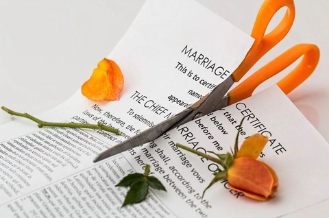 Công ty luật vô tình khiến cặp đôi ly hôn... nhầm- Ảnh 1. Cặp đôi gặp tình cảnh oái oăm: chưa ly hôn đã bị buộc