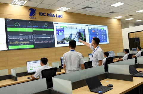 VNPT luôn sẵn sàng hỗ trợ khách hàng trong bảo trì giám sát trung tâm dữ liệu VNPT luôn sẵn sàng hỗ trợ khách hàng trong bảo trì giám sát trung tâm dữ liệu