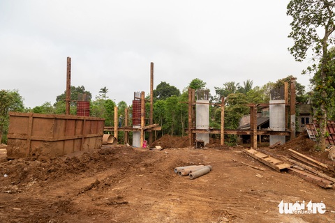 Quảng Trị hỏa tốc cử 5 phó giám đốc giúp hai huyện gỡ mặt bằng cao tốc- Ảnh 2. Quảng Trị chỉ bàn giao được 79,6% mặt bằng sạch - Ảnh: HOÀNG TÁO