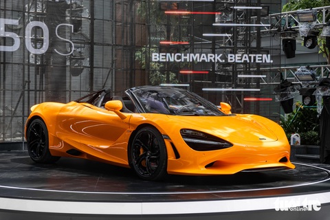 McLaren 750S ra mắt Việt Nam: Giá từ 20 tỉ, mạnh nhất lịch sử hãng- Ảnh 9. Xe mạnh 740 mã lực và 800 Nm mô-men xoắn. So sánh với 720S, phiên bản facelift này tăng 4% công suất và 80 Nm mô-men. Thời gian tăng tốc 0 - 96km/h giảm xuống 2,7 giây, 0 - 200km/h là 7,2 giây và 0 - 299km/h là 19,8 giây.