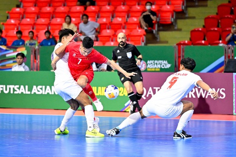 Futsal Việt Nam hòa Myanmar ở trận ra quân Giải futsal châu Á 2024- Ảnh 2. Tuyển futsal Myanmar chơi khá hay trước tuyển futsal Việt Nam - Ảnh: AFC
