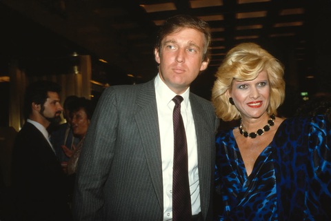 Ông Trump đã trở thành tỉ phú như thế nào?- Ảnh 4. Ông Trump và người vợ quá cố Ivana Trump, cặp đôi quyền lực của New York thập niên 1980 - Ảnh: GETTY IMAGES
