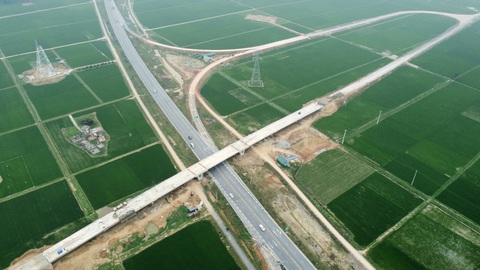 Khai thác 2 nút giao trên cao tốc Mai Sơn - quốc lộ 45 từ ngày 19-4- Ảnh 1. Nút giao Thiệu Giang trên cao tốc Mai Sơn - quốc lộ 45 sẽ đưa vào khai thác từ ngày 19-4 - Ảnh: CTV