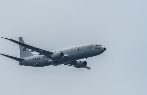 Chiến đấu cơ Trung Quốc cảnh báo máy bay Mỹ ở eo biển Đài Loan- Ảnh 1. Máy bay P-8A Poseidon trinh sát của Mỹ - Ảnh: REUTERS